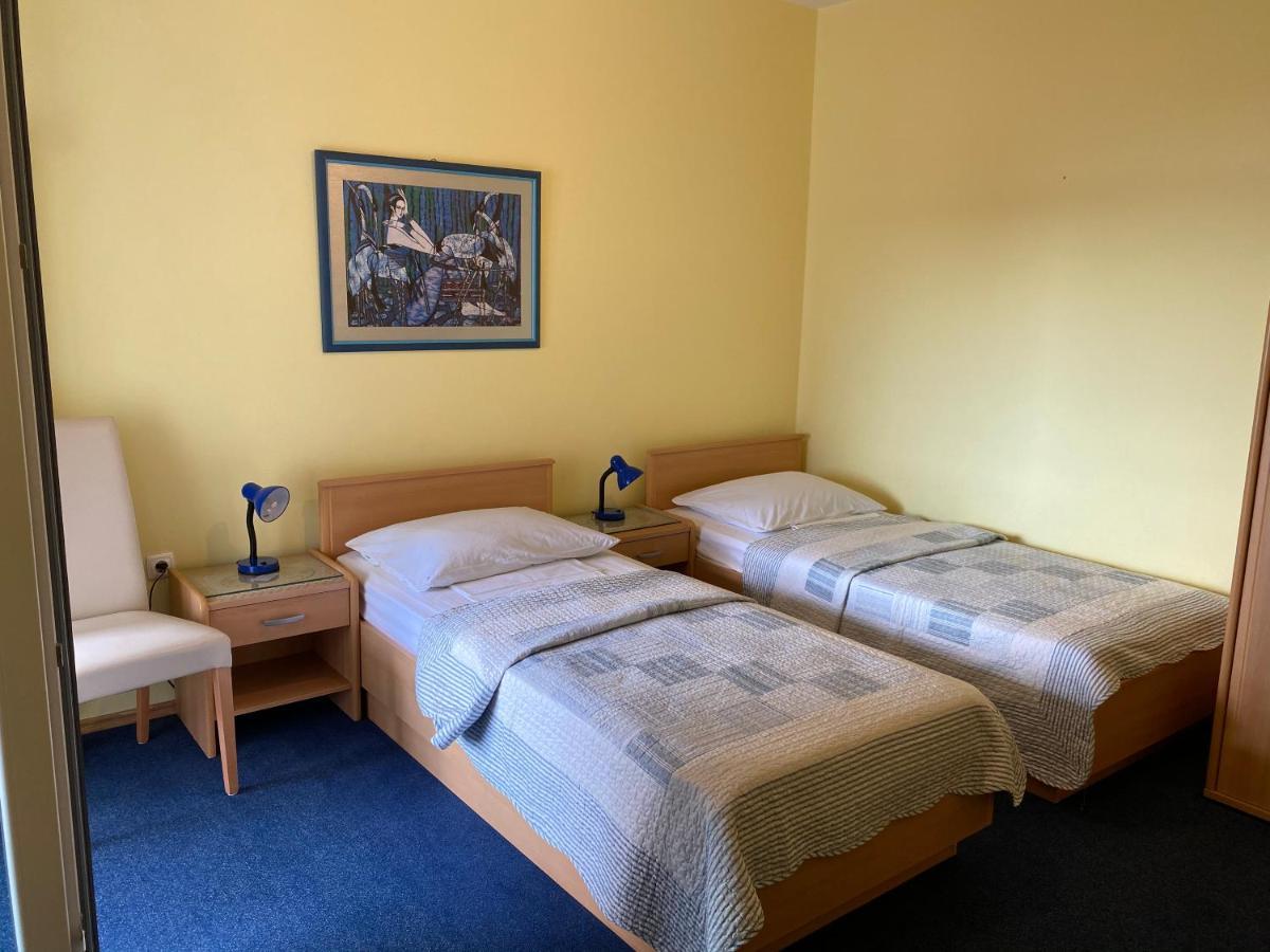 Family Apartments Vesna- 100 M Beach -Center Crikvenica Εξωτερικό φωτογραφία