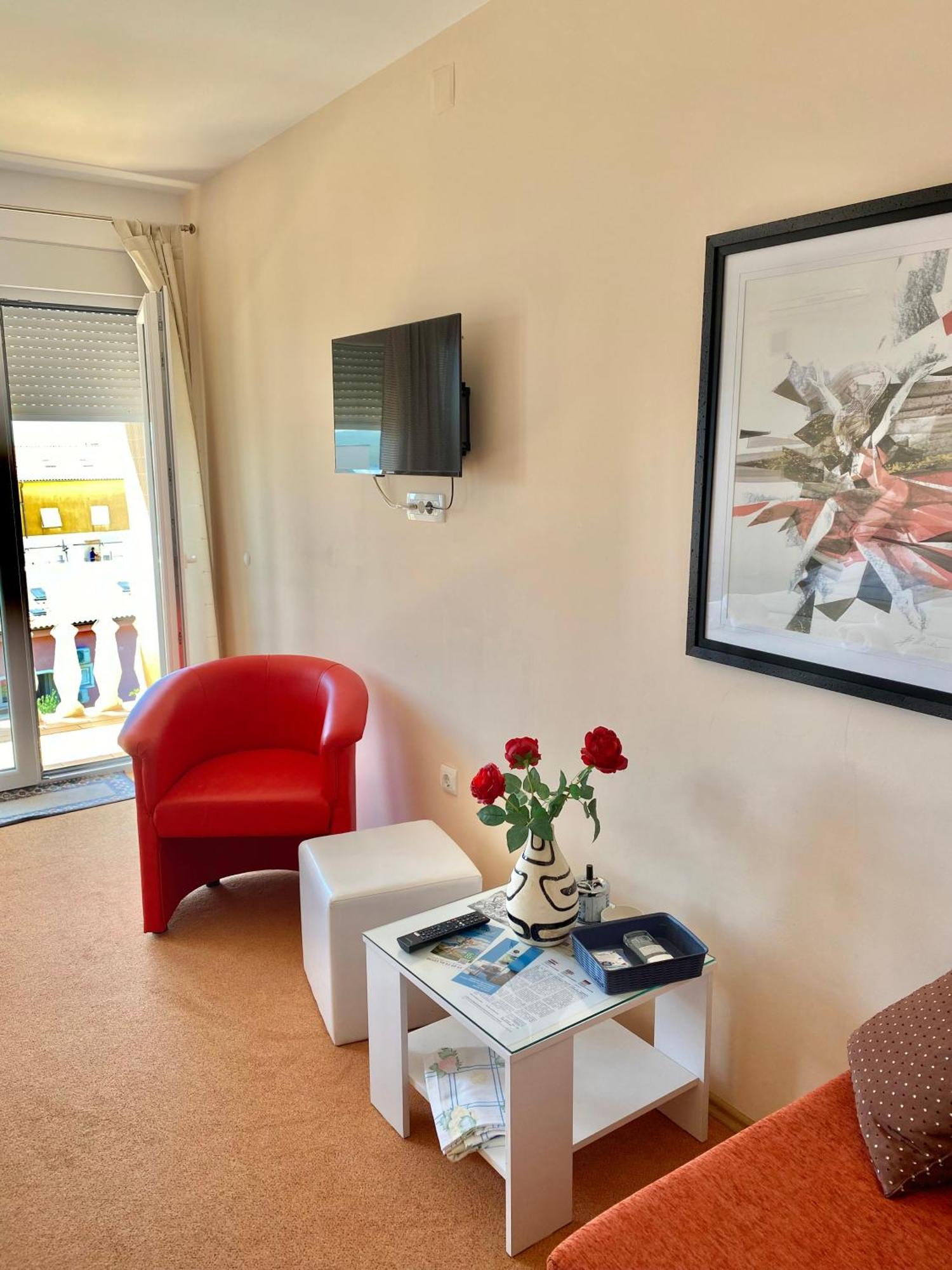 Family Apartments Vesna- 100 M Beach -Center Crikvenica Εξωτερικό φωτογραφία