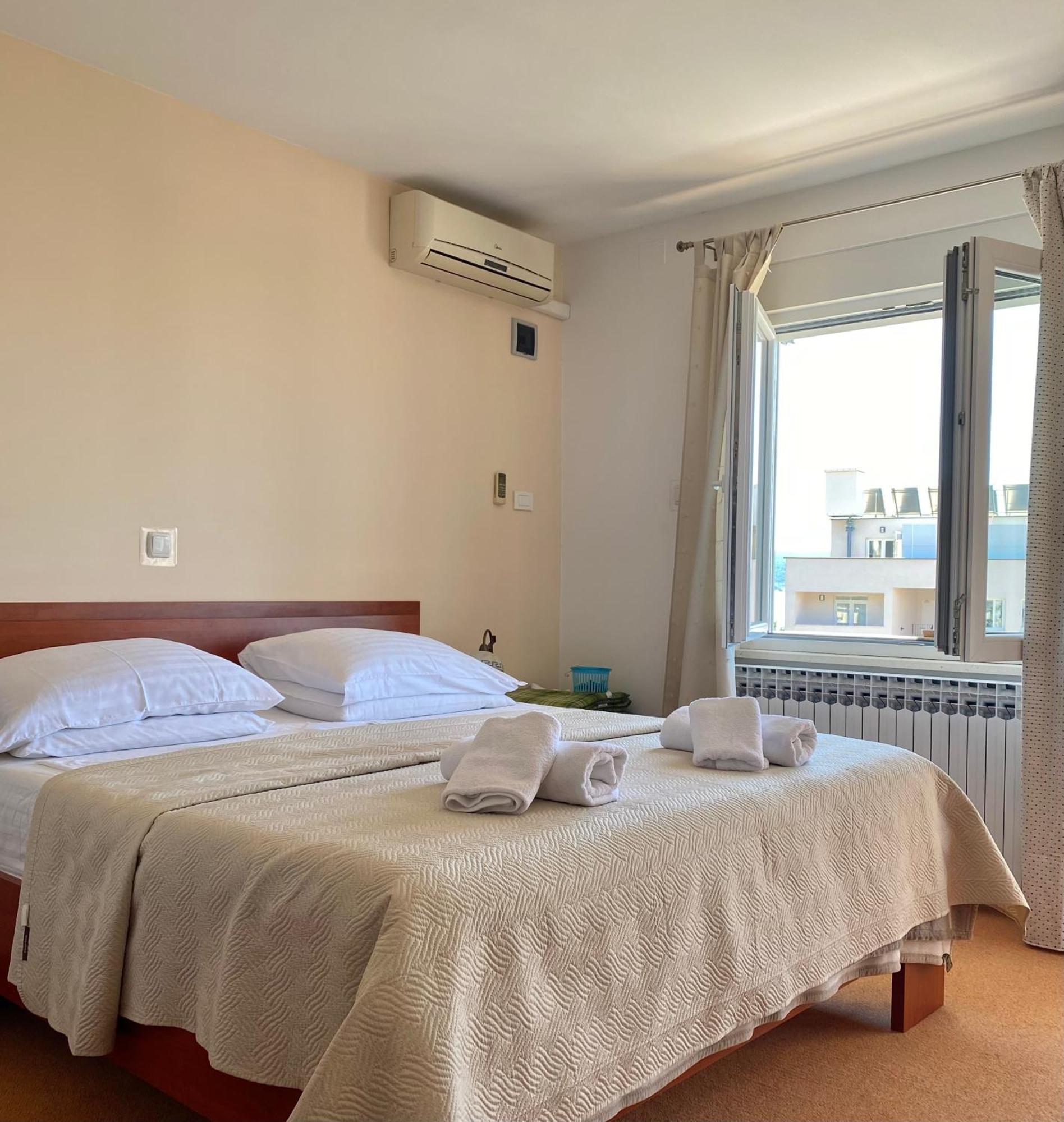 Family Apartments Vesna- 100 M Beach -Center Crikvenica Εξωτερικό φωτογραφία
