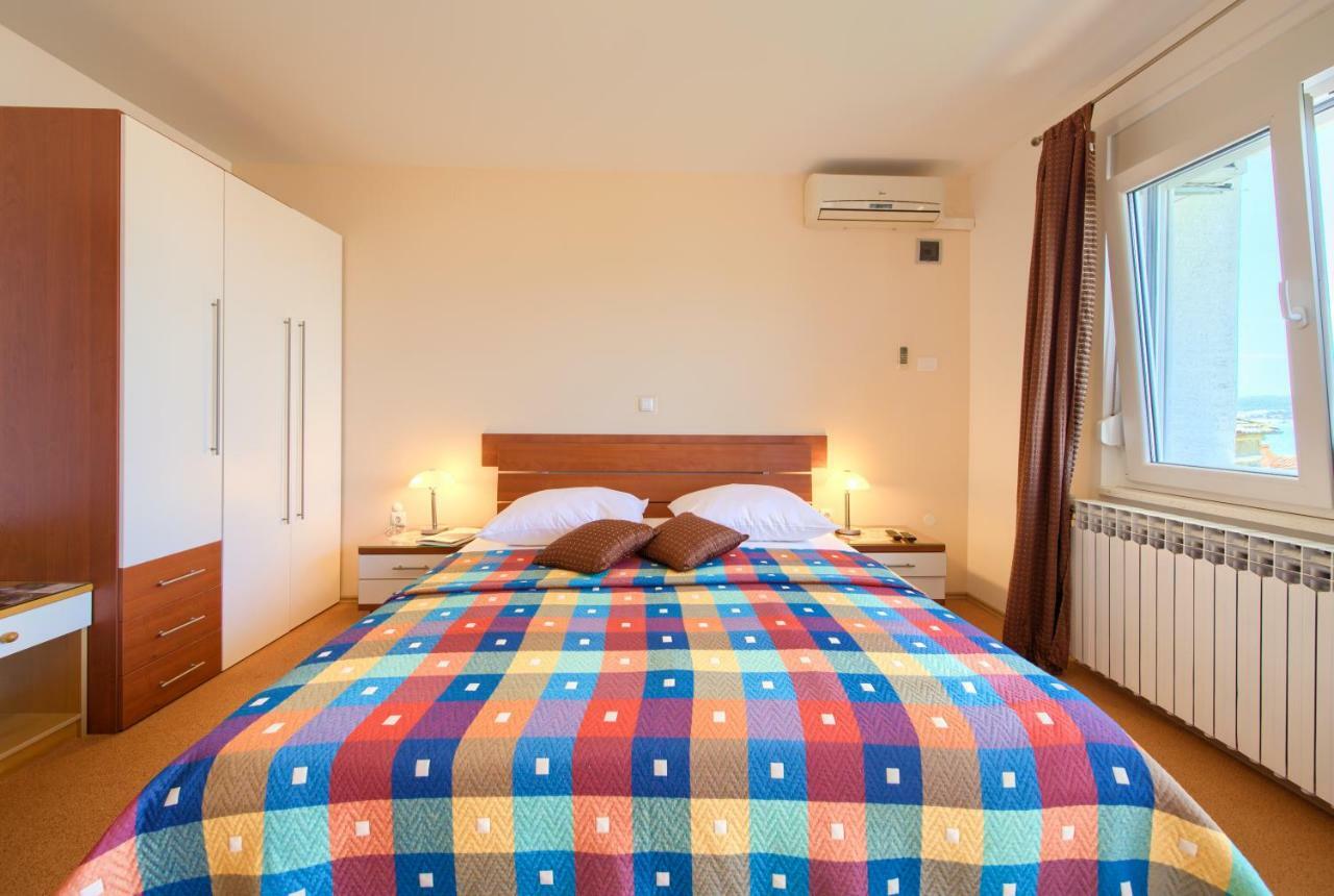 Family Apartments Vesna- 100 M Beach -Center Crikvenica Εξωτερικό φωτογραφία