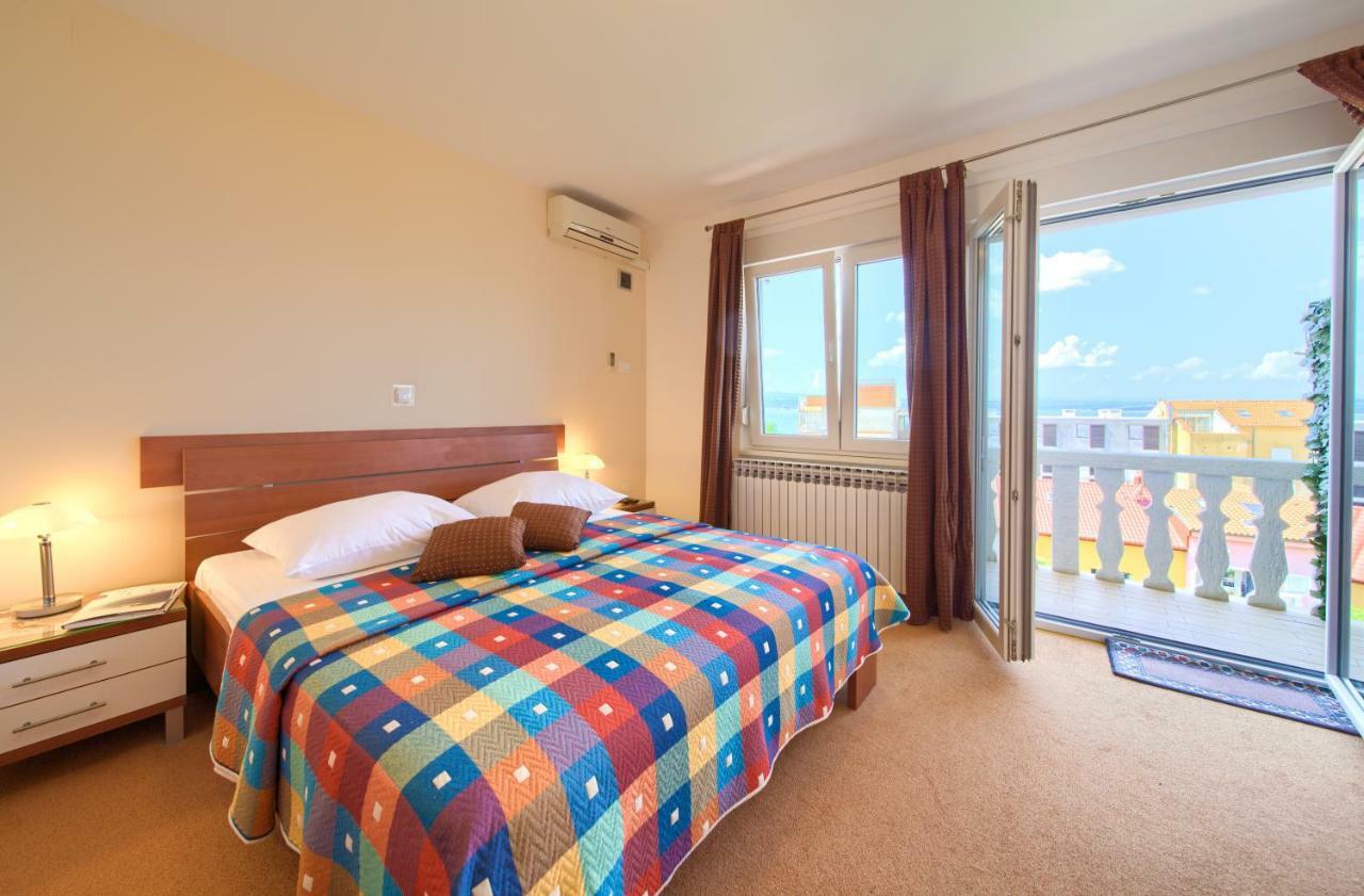 Family Apartments Vesna- 100 M Beach -Center Crikvenica Εξωτερικό φωτογραφία